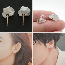 画像3: フェナカイト ラフ 原石 ピアス K18 ロシア産【 一点もの 】Phenakite 日本製 希少 レア 突き刺し型 フェナス石 浄化 お守り 天然石 (3)