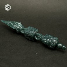 画像9: ミャンマー翡翠 金剛杭 彫り物【 一点もの 】Jade Jadeite ひすい ヒスイ 翡翠 お守り 風水 開運 天然石 パワーストーン カラーストーン (9)