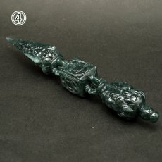 画像12: ミャンマー翡翠 金剛杭 彫り物【 一点もの 】Jade Jadeite ひすい ヒスイ 翡翠 お守り 風水 開運 天然石 パワーストーン カラーストーン (12)