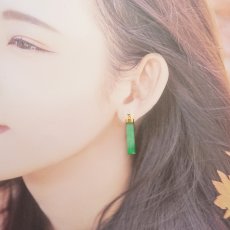 画像5: ミャンマー翡翠 K18 ピアス ミャンマー産 【一点もの】 翡翠 Myanmar Jade 本翡翠 ひすい グリーン お守り 浄化 天然石 パワーストーン (5)