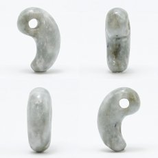 画像2: 糸魚川翡翠 ブルー 約23mm 勾玉 新潟県 小滝入コン沢産【一点物】Itoigawa Jade Blue 日本銘石 希少 国石 5月誕生石 糸魚川ひすい 天然石 パワーストーン カラーストーン (2)