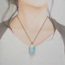 画像3:  ラリマー ペンダントトップ SV925 ゴールド ドミニカ産 覆輪【一点もの】Larimar ブルーペクトライト フクリン 天然石 パワーストーン カラーストーン (3)