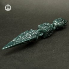 画像5: ミャンマー翡翠 金剛杭 彫り物【 一点もの 】Jade Jadeite ひすい ヒスイ 翡翠 お守り 風水 開運 天然石 パワーストーン カラーストーン (5)