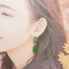 画像5: ミャンマー翡翠 K18 ピアス ミャンマー産 【一点もの】 翡翠 Myanmar Jade 本翡翠 ひすい グリーン デザインピアス お守り 浄化 天然石 パワーストーン (5)