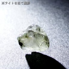 画像4: フェナカイト 原石 0.7g ロシア マリシェボ産 【 一点もの 】 ウラル山脈 フェナス石 Phenakite 希少石 ヒーリング 浄化 天然石 パワーストーン (4)