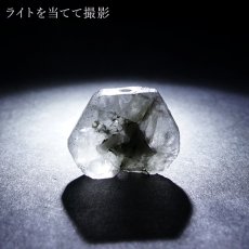 画像4: フェナカイト 原石 ラフ ビーズ 貫通穴 ロシア産 【 一点物 】 ウラル山脈 フェナス石 Phenakite 希少石 ヒーリング 浄化 天然石 パワーストーン (4)