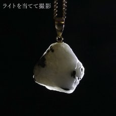 画像3: フェナカイト ペンダントトップ ロシア産 K18 ラフ 原石 【 一点物 】 ウラル山脈 フェナス石 Phenakite 希少石 ヒーリング 浄化 天然石 パワーストーン (3)