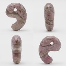 画像2: 愛知ロードナイト 勾玉 約33mm 愛知県産 AICHI Rhodonite 日本製 自社製 日本銘石 ラブシリカ 田口鉱山 天然石 パワーストーン カラーストーン (2)