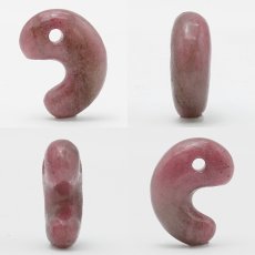 画像2: 愛知ロードナイト 勾玉 Sランク 約26mm 愛知県産 AICHI Rhodonite 日本製 自社製 日本銘石 ラブシリカ 田口鉱山 天然石 パワーストーン カラーストーン (2)
