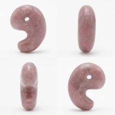 画像2: 愛知ロードナイト 勾玉 AAAランク 約33mm 愛知県産 AICHI Rhodonite 日本製 自社製 日本銘石 ラブシリカ 田口鉱山 天然石 パワーストーン カラーストーン (2)
