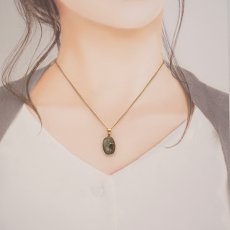 画像12: ラブラドライト ペンダントトップ マダガスカル産 【一点もの】ステンレス Labradorite ラブラドレッセンス 曹灰長石 日本製 天然石 カラーストーン パワーストーン (12)