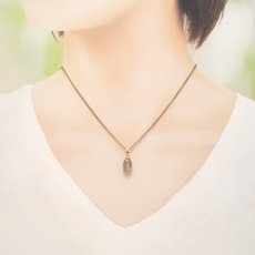 画像4: ダイアスポアキャッツアイ ペンダントトップ K18 4.15ct トルコ産 【一点物】Diaspore cat's eye 非加熱 天然 日本製 天然石 パワーストーン カラーストーン (4)