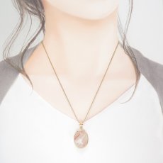 画像3: マニカラン水晶 薄赤 ペンダントトップ SV925 ヒマラヤ産【 一点もの 】Manikarn Quartz 覆輪 フクリン 水晶 浄化 天然石 パワーストーン カラーストーン (3)