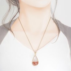 画像4: マニカラン水晶 薄赤 ペンダントトップ SV925 ヒマラヤ産【 一点もの 】Manikarn Quartz 覆輪 フクリン 水晶 浄化 天然石 パワーストーン カラーストーン (4)