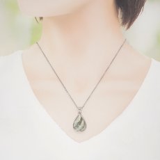 画像3: 糸魚川翡翠 ペンダントトップ SV925 新潟県産【一点もの】翡翠  Itoigawa Jade 日本銘石 国石 希少 糸魚川ひすい 覆輪 フクリン お守り 浄化 天然石 パワーストーン カラーストーン (3)