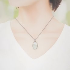 画像4: 糸魚川翡翠 ペンダントトップ SV925 新潟県産【一点もの】翡翠  Itoigawa Jade 日本銘石 国石 希少 糸魚川ひすい 覆輪 フクリン お守り 浄化 天然石 パワーストーン カラーストーン (4)