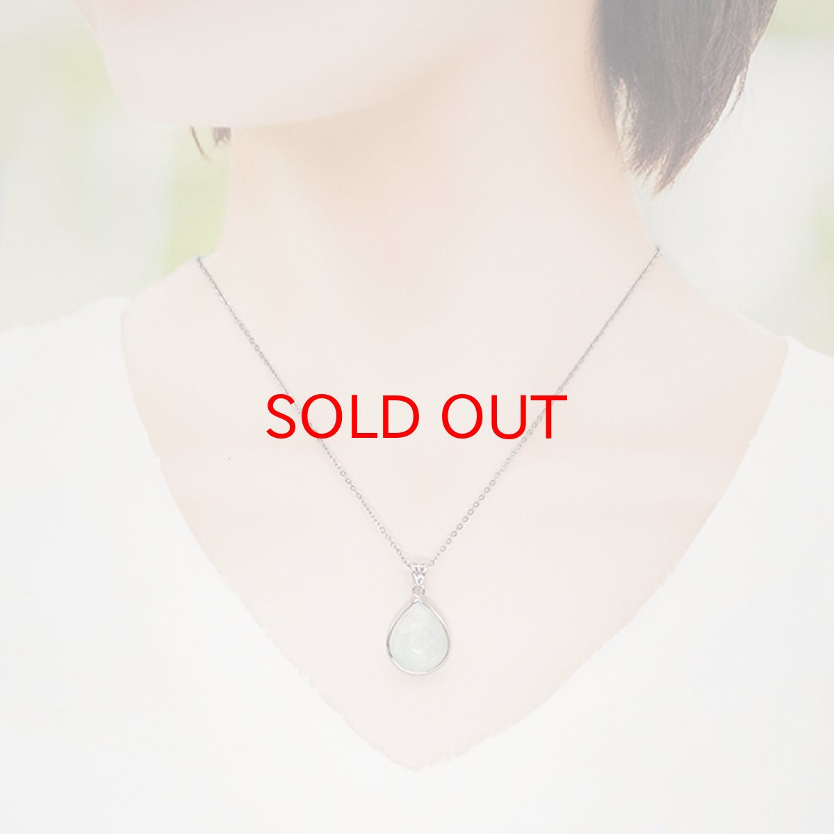 画像4: 糸魚川翡翠 ペンダントトップ SV925 新潟県産【一点もの】翡翠  Itoigawa Jade 日本銘石 国石 希少 糸魚川ひすい 覆輪 フクリン お守り 浄化 天然石 パワーストーン カラーストーン (4)