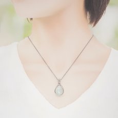画像4: 糸魚川翡翠 ペンダントトップ SV925 新潟県産【一点もの】翡翠  Itoigawa Jade 日本銘石 国石 希少 糸魚川ひすい 覆輪 フクリン お守り 浄化 天然石 パワーストーン カラーストーン (4)