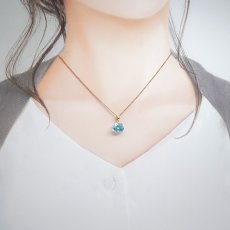 画像3: スイスブルートパーズ 約4.5ct ペンダントトップ 猫カット K18 ブラジル産 Blue topaz 日本製 キャットカット トパーズ 裸石 天然石 パワーストーン カラーストーン (3)