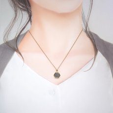 画像3: アルタイ隕石 ペンダントトップ 新疆ウイグル産 【 一点物 】 Altai meteorite 六角形 隕石 チャネリング 浄化 天然石 パワーストーン カラーストーン (3)