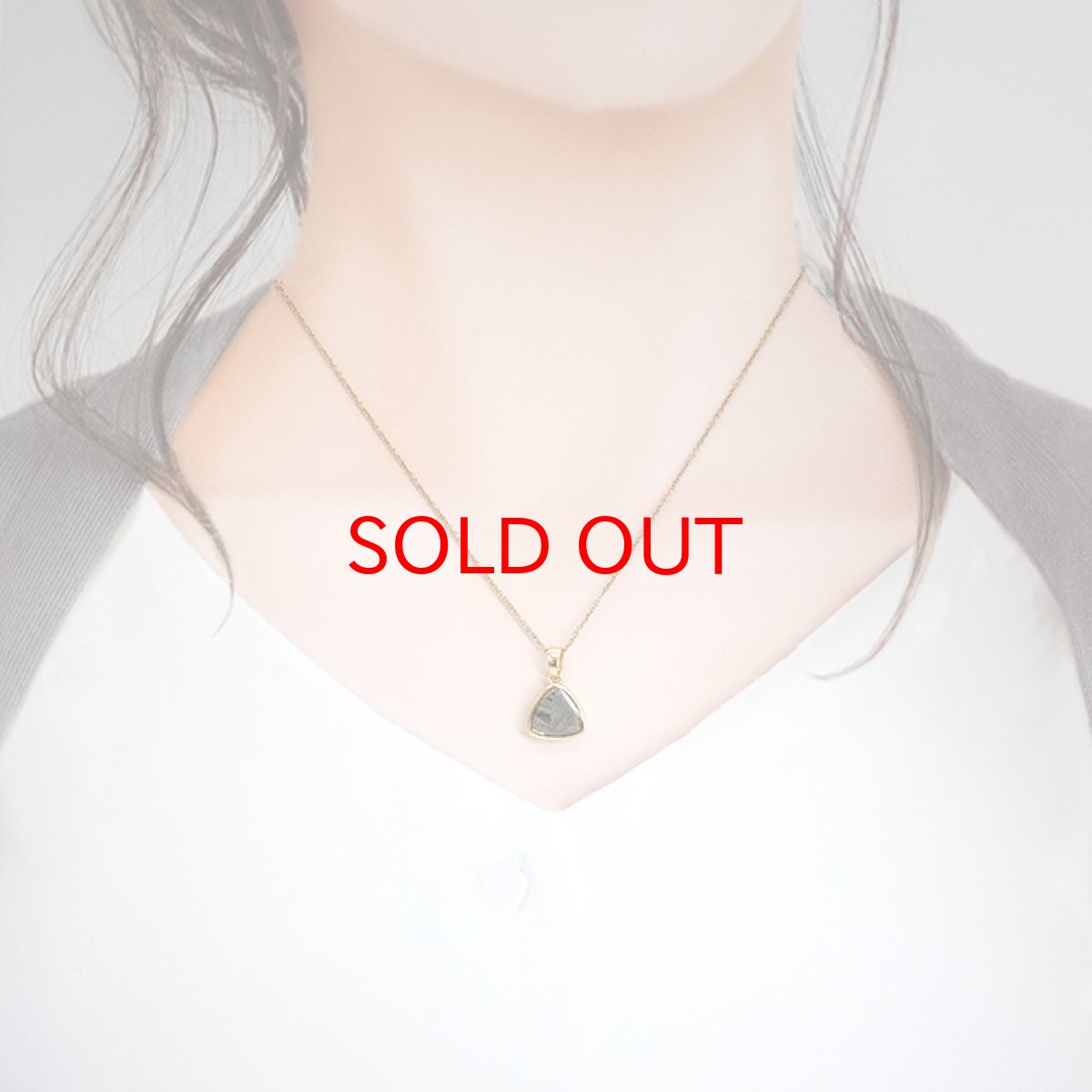 画像3: アルタイ隕石 ペンダントトップ 新疆ウイグル産 【 一点物 】 Altai meteorite 三角形 隕石 チャネリング 浄化 天然石 パワーストーン カラーストーン (3)