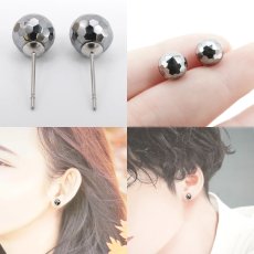 画像2: テラヘルツ ピアス ミラーカット 8mm 日本製 自社製 ステンレスピアス 天然石ピアス 高純度 テラヘルツ鉱石 Terahertz 血流改善 肩こり 冷え性 健康ストーン ことほぎ 天然石 パワーストーン (2)