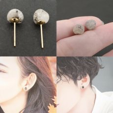 画像4: フェナカイト ピアス ブラジル産【 一点もの 】Phenakite 日本製 自社製 ステンレス カボション 希少石 フェナス石 鉱物 浄化 お守り 天然石 パワーストーン (4)