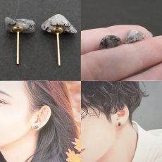 画像3: フェナカイト ピアス 原石 ブラジル産【 一点もの 】Phenakite 日本製 自社製 ステンレス 希少石 フェナス石 鉱物 浄化 お守り 天然石 パワーストーン (3)
