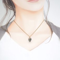 画像4: フェナカイト 原石 ペンダントトップ K18 ロシア マリシェボ産【一点物】 Phenakite 日本製 希少石 フェナス石 ウラル地方 浄化 二次鉱床 天然石 パワーストーン (4)