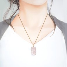 画像3: 糸魚川翡翠 ピンク ペンダントトップ 新潟県産 【一点物】 ITOIGAWA Pink Jade ステンレス 日本銘石 国石 希少 糸魚川ひすい お守り 浄化 天然石 パワーストーン カラーストーン (3)