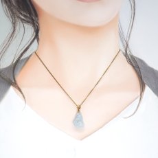 画像4: 糸魚川翡翠 ラベンダー ペンダントトップ 新潟県産 【一点物】 ITOIGAWA Jade ステンレス 日本銘石 国石 希少 糸魚川ひすい お守り 浄化 天然石 パワーストーン カラーストーン (4)