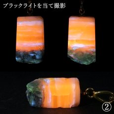 画像5: 北海道蛍光オパール 原石 ペンダントトップ 北海道産  Hokkaido opal【 一点もの 】 日本製 ステンレス 北海道石 蛍光 天然石 パワーストーン カラーストーン (5)