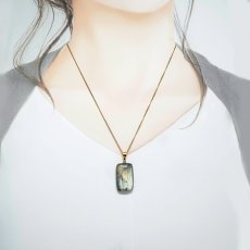 画像3: ゴールデンラブラドライト ペンダントトップ マダガスカル産 【一点もの】ステンレス Labradorite 曹灰長石 長方形 天然石 パワーストーン カラーストーン (3)