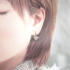 画像3: 黒平白水晶 原石 イヤリング 山梨県産 Kurobera Quartz 日本製 ステンレス ネジ巻式 浄化 国産水晶 お守り 浄化 日本銘石 天然石 パワーストーン カラーストーン (3)