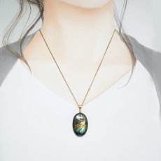 画像3: ゴールデンラブラドライト ペンダントトップ マダガスカル産 【一点もの】ステンレス Labradorite 曹灰長石 楕円形 天然石 パワーストーン カラーストーン (3)