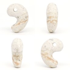 画像2: 白天草石 約20mm 勾玉 熊本県産 上天草大矢野町 【一点もの】 White AMAKUSA Stone 木目なし 雲母 日本銘石 天然石 パワーストーン カラーストーン (2)