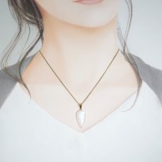 画像4: ブルームーンストーン ペンダントトップ 逆ドロップ形 スリランカ産 【一点もの】ステンレス Blue Moonstone 6月誕生石 天然石 パワーストーン (4)