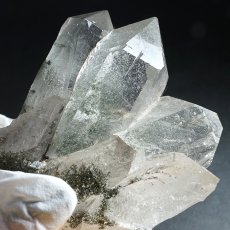 画像4: マニハール水晶 原石 220.3g ヒマラヤ産 【一点もの】 Manihar Quartz ヒマラヤ 結晶 お守り 浄化 天然石 パワーストーン カラーストーン (4)