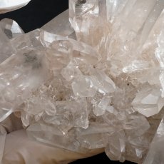 画像5: マニカラン水晶 クラスター ヒマラヤ産 【一点物】 Manikarn Quartz 原石 ピンク 水晶 クォーツ 透明度 ヒマラヤ水晶 ヒーリング 浄化 天然石 パワーストーン (5)