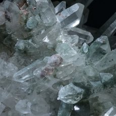 画像4: マニハール水晶 クラスター 1.2kg インド・マニハール産 【一点もの】 Manihar Quartz 原石 ヒマラヤ 結晶 お守り 浄化 天然石 パワーストーン カラーストーン (4)