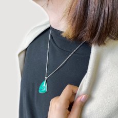 画像3: マラカイト ペンダントトップ SV925 コンゴ産【一点もの】Malachite 覆輪 フクリン 孔雀石 浄化 お守り 天然石 パワーストーン カラーストーン (3)