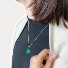 画像3: マラカイト ペンダントトップ SV925 アフリカ産【一点もの】Malachite 丸 覆輪 フクリン 孔雀石 浄化 お守り 天然石 パワーストーン カラーストーン (3)