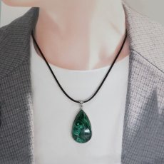 画像4: マラカイト ペンダントトップ SV925 コンゴ産【一点もの】Malachite ドロップ 覆輪 フクリン 孔雀石 浄化 お守り 天然石 パワーストーン カラーストーン (4)