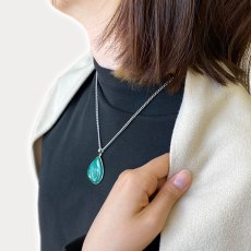 画像3: マラカイト ペンダントトップ SV925 コンゴ産【一点もの】Malachite ドロップ 覆輪 フクリン 孔雀石 浄化 お守り 天然石 パワーストーン カラーストーン (3)