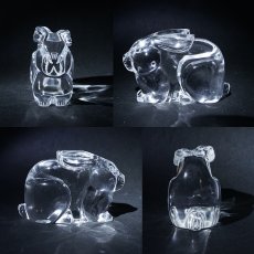 画像2: 天然水晶 卯 彫り物 ブラジル産 山梨伝統技術士作 【一点物】 Quartz 水晶 石英 4月誕生石 縁起物 干支 うさぎ 手研磨 職人 無処理 天然石 パワーストーン (2)