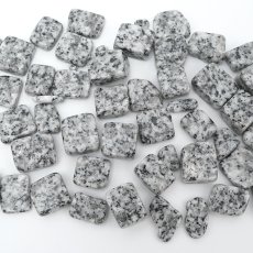 画像2: さざれ 100g 大島石 日本銘石 愛媛県産 HAZYSTONE ヘイジーストーン 天然石 パワーストーン カラーストーン (2)