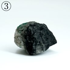 画像9: エメラルド 原石 コロンビア ムソ鉱山産 【一点もの】 Emerald 鉱物 標本 結晶 緑柱石 浄化 お守り 天然石 パワーストーン カラーストーン (9)