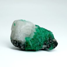 画像3: エメラルド 原石 約32.0g コロンビア ムソ鉱山産 【一点もの】 Emerald 鉱物 標本 結晶 緑柱石 浄化 お守り 天然石 パワーストーン カラーストーン (3)