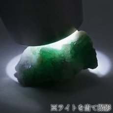 画像4: エメラルド 原石 約7.0g コロンビア ムソ鉱山産 【一点もの】 Emerald 鉱物 標本 結晶 緑柱石 浄化 お守り 天然石 パワーストーン カラーストーン (4)
