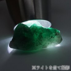 画像4: エメラルド 原石 約6.9g コロンビア ムソ鉱山産 【一点もの】 Emerald 鉱物 標本 結晶 緑柱石 浄化 お守り 天然石 パワーストーン カラーストーン (4)